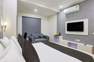 Raasha Premier - Sector 19, Noida