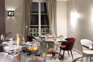 Hotels Logis - Villa des Bordes : photos des chambres