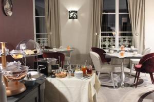 Hotels Logis - Villa des Bordes : photos des chambres