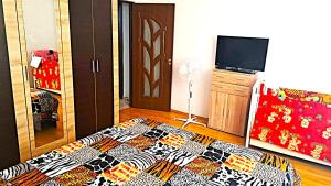 Apartament 70mp 3 camere 4 paturi Pătut Bebe acces pentru 7 persoane
