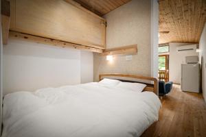Mountain Home Lodge in Deer Park