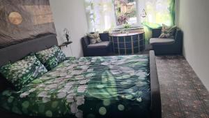 APPLE PARADISE, House of mirrors, self check-in, FREE PARKING
