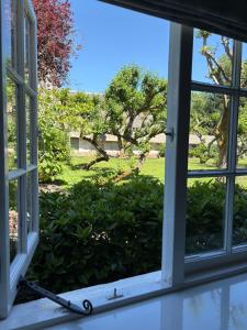 Stunning 3 bedroom 3 bath self catering cottage nr Stonehenge, Salisbury, Longleat, Avebury and Bath, Short walk to lovely village pub