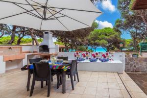 Beachfront Villa in Porto Pino - 30 meters