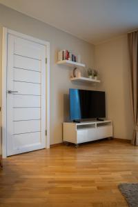Naglio apartamentai Elija