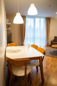 Naglio apartamentai Elija