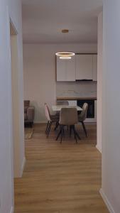 Golden Space Apartment 3