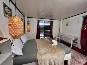 Casa de Viajeros AC room 2nd flr 600mbps spacious 5 minutes to the beach