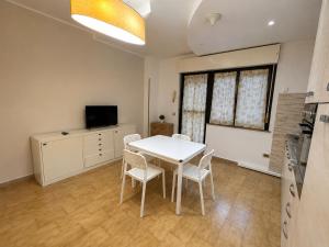 ALFREDOS HOUSE Apartment - Elegant ground floor apartment in Nettuno centre, close to the sea, local services and train station with direct links to Rome
