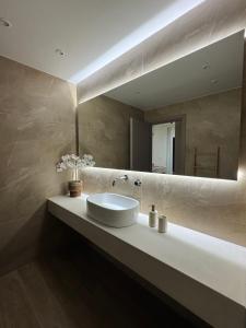 Artemis Apartments