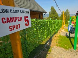 Slow Camp pod Bieniatka - namioty & Camper Park