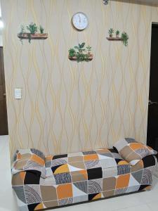 Manhattan Heights TowerD-Unit5 Vivs room Studio type