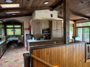 Remodeled 4BR 2 5BA Peninsula Lakehouse at 5RK Ranch Lakeside Private Sandy Shoreline Fireplace & Decks Hayward WI