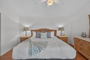 Relaxing 4-Bedroom, 3-Bathroom Poolside Heaven in Cumbrian Lakes