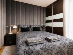 Velour Apartment - Near ICE, Wawel Castle, Riverside and Old Town