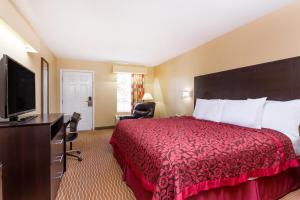 King Room - Smoking  room in Days Inn by Wyndham Simpsonville