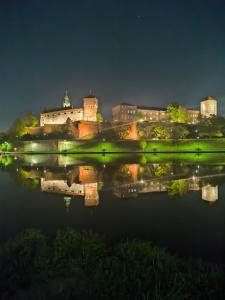 Velour Apartment - Near ICE, Wawel Castle, Riverside and Old Town