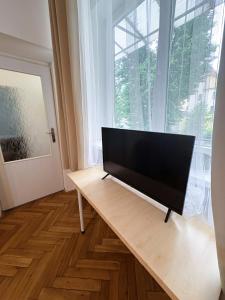 Family & Group Flat with Terrace near Main Station