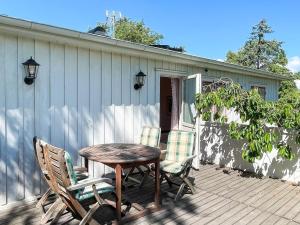 8 person holiday home in MÖRBYLÅNGA