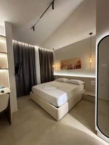 Ionian Rooms