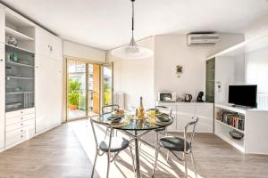 Casa Emma With Sea Glimpse Terrace - Happy Rentals