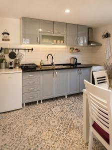 Romantic Mirka Apartment in Sremski Karlovci