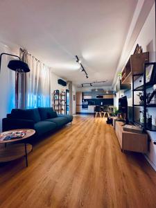 Claudios House