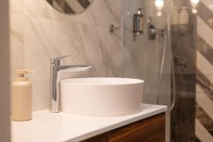 Golden Apartments DBL Krakow Old Town- One Bedroom Suite