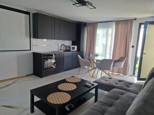 Golden Pearl Apartments