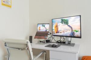 2 min Sta ,Fast Wi-Fi ,4K Monitor ,Desk ,USJ,Namba 駅2分, 超高速WiFi664Mbps, 4Kモニター,デスク, USJ,梅田,難波直通