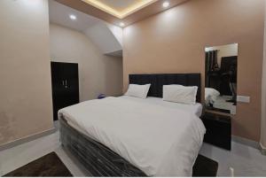 Classic Maa Parvati Home Stay