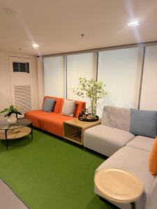 Elegant 1BR Unit at Bryant Parklane, Capital Town near Malls and Tourist Destinations in Pampanga, Free Pool Access, Netflix, Prime Video