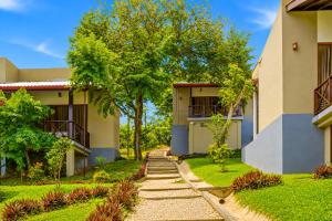 NatureSurf Villas - Private Garden Retreat at Hiriketiya Beach SPA, Surf & Relaxation