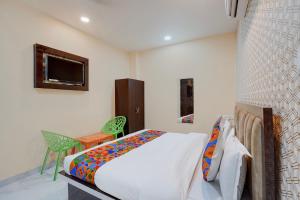 FabHotel Crystal Zee