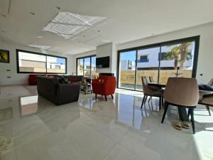 villa luxueuse plage les princesses SIDI EL ABED, 4 CHAMBRES 420 M2