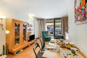 Theos House - Happy Rentals