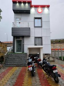 OYO 81090 Hotel Ml Residency