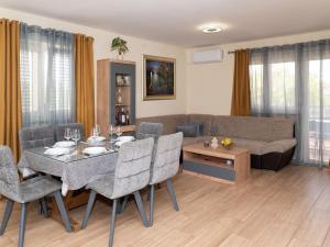 Five Bedroom Villa With Pool