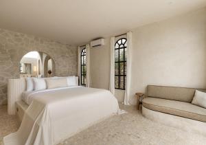 2BR Private Pool Bocami Suites by Orivista