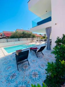 Apartments Villa Leonard - Modern Stay with Private Rooftop Jacuzzi & Sea Views, Barbariga, Vodnjan, Istria, Croatia