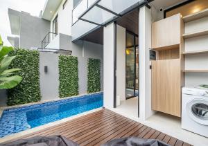 LUXE Villa Ayra 8A by OriVista, 10 Min to Beach