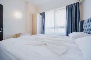 Apartment with Panoramic Sea View - Top Floor