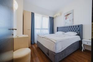 Apartment with Panoramic Sea View - Top Floor