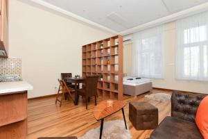 La Suite Downtown A