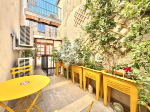 Au Croco fleuri, 50m des arènes, terrasse