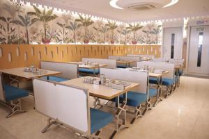 Hotel Rangoli - 10 min from Palsana chowk