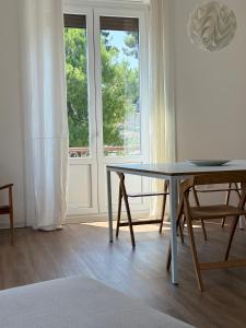 SUNNY Central bright apt, historical living Matera