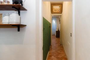 Ground-Floor Retreat Steps from SMN Station