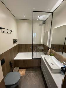 2-BD Émeraude Apartments