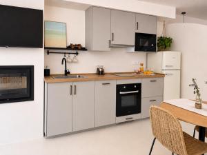 Lenta Suites